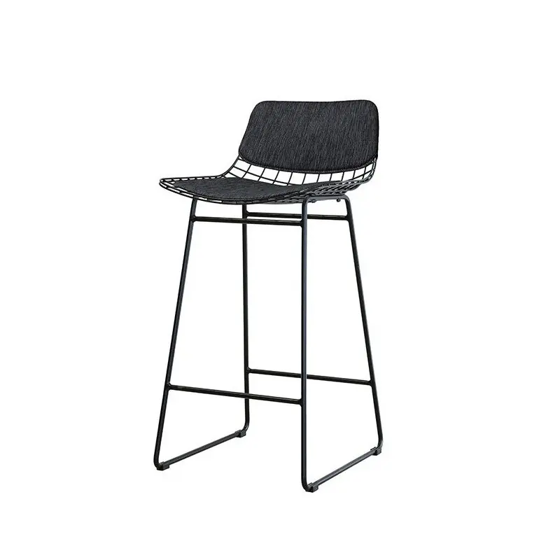 Zestaw stołek Wire + poduchy Comfort, czarny + czarny, HK Living Nie przegap